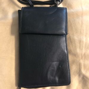 Crossbody clutch